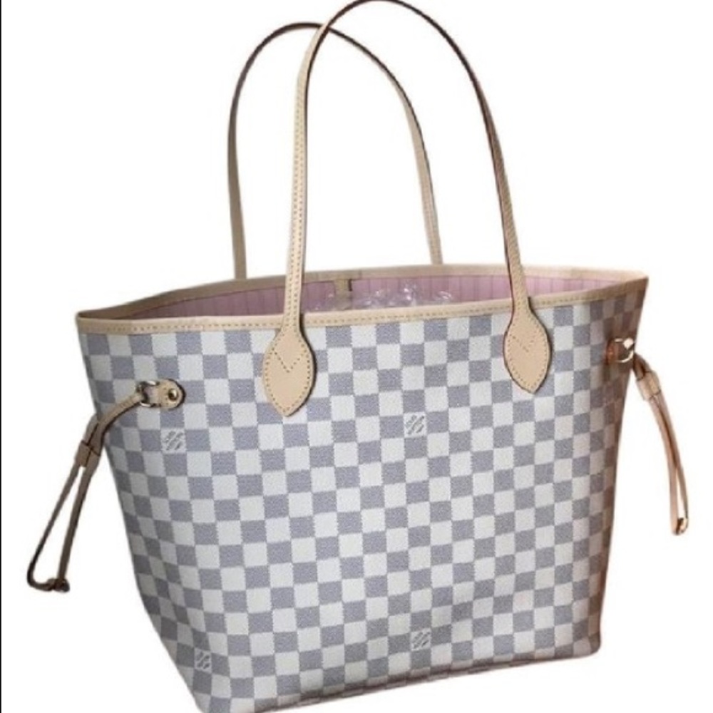Used Louis Vuitton
Neverfull Rose Ballerine SD1119